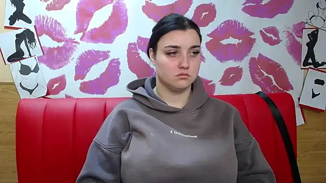 Snapshot of ScarletCargo chatting on November 18, 6:06 am ScarletCargo online show from November 18, 6:06 am