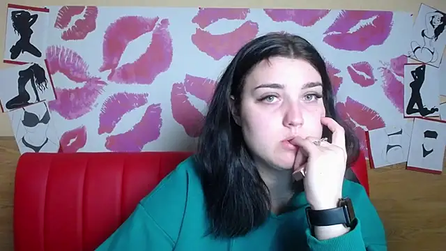 Snapshot of ScarletCargo chatting on December 15, 6:08 am ScarletCargo online show from December 15, 6:08 am