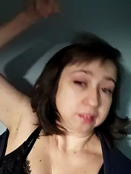 Snapshot of MaryKiki5619 chatting on February 3, 8:14 pm MaryKiki5619 online show from February 3, 8:14 pm