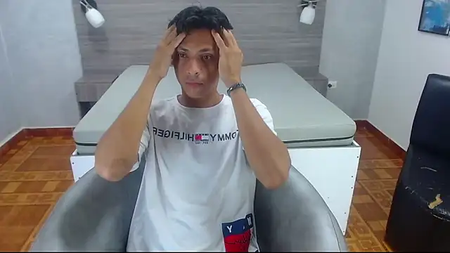 wiltom  online show from November 6, 3:21 am