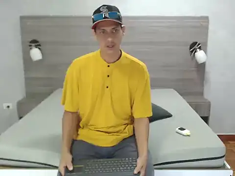 wiltom  online show from November 30, 3:51 am