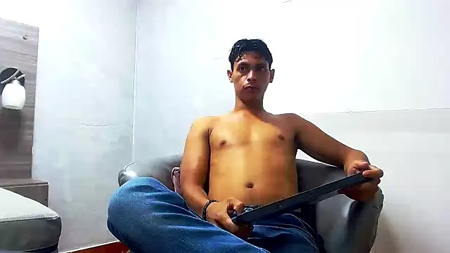 wiltom  online show from November 20, 3:40 am