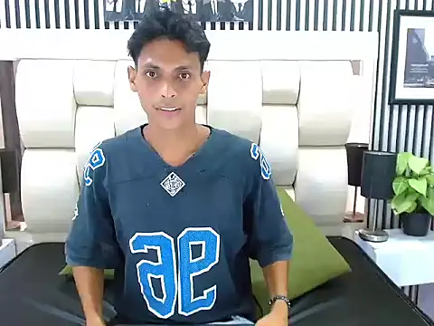 wiltom  online show from November 1, 1:45 am