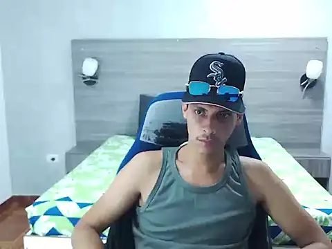 wiltom  online show from December 3, 3:40 am