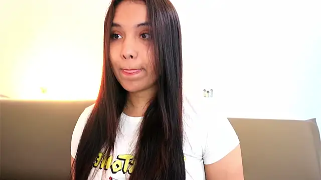 Isabelle Lane online show from April 4, 12:45 pm