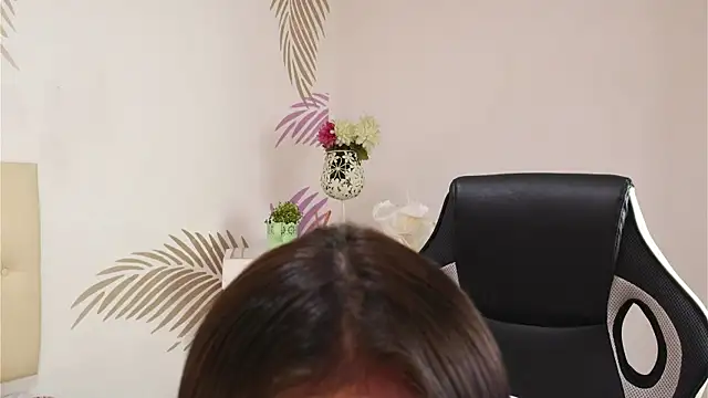 Isabelle Lane online show from February 5, 12:12 pm