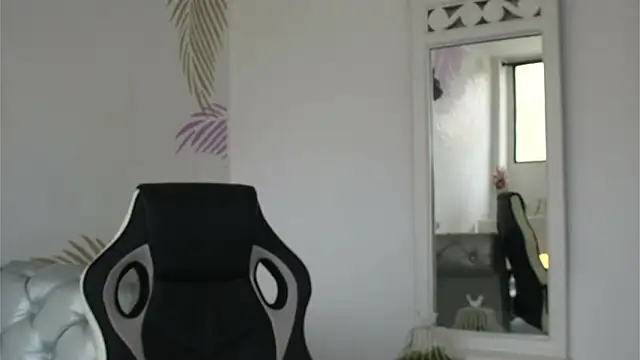 Isabelle Lane online show from March 13, 12:32 pm