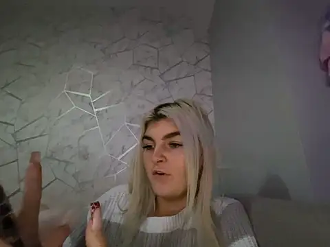 rosie-hipstergal online show from November 10, 11:54 pm