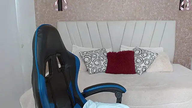 Snapshot of AliceSmity_ chatting on November 7, 5:50 pm AliceSmity online show from November 7, 5:50 pm