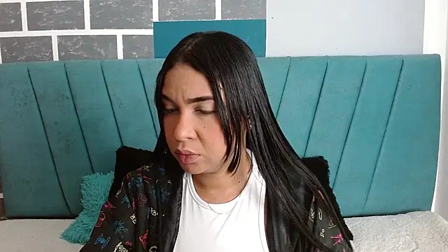 Snapshot of AliceSmity_ chatting on December 15, 12:11 pm AliceSmity online show from December 15, 12:11 pm