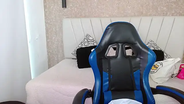 AliceSmity  online show from April 9, 11:49 am