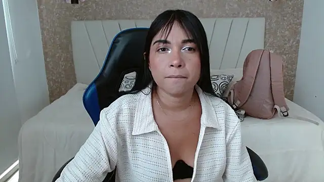 Snapshot of AliceSmity_ chatting on November 20, 7:14 pm AliceSmity online show from November 20, 7:14 pm