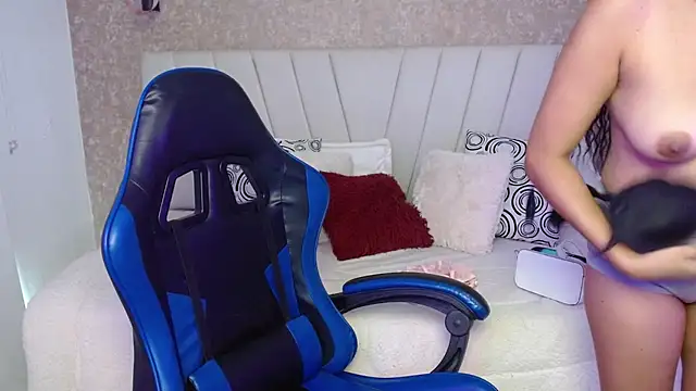 AliceSmity  online show from January 19, 12:09 pm