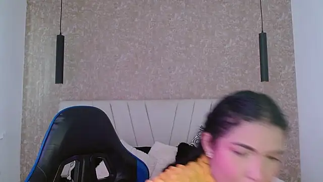 AliceSmity  online show from March 14, 12:00 pm