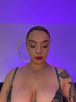 GiaStonne online show from June 20, 2:05 am