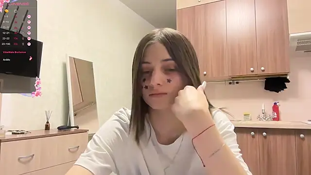 Snapshot of AidaGloshen chatting on January 15, 3:04 pm AidaGloshen online show from January 15, 3:04 pm