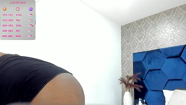 Snapshot of aynararos_1 chatting on November 23, 12:53 am aynararos 1 online show from November 23, 12:53 am