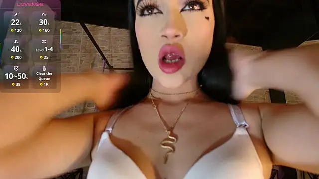 Snapshot of Natasha_Dior chatting on October 31, 12:46 pm Natasha Dior online show from October 31, 12:46 pm