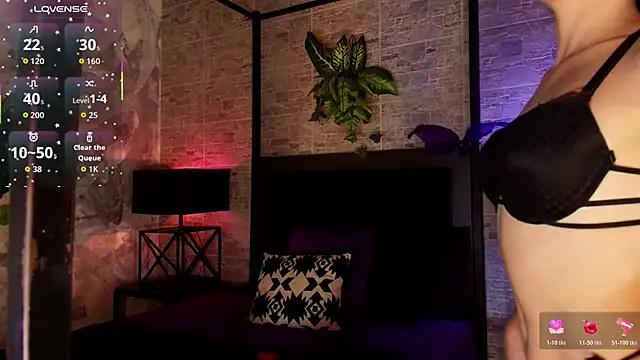 Snapshot of Natasha_Dior chatting on November 24, 12:49 pm Natasha Dior online show from November 24, 12:49 pm