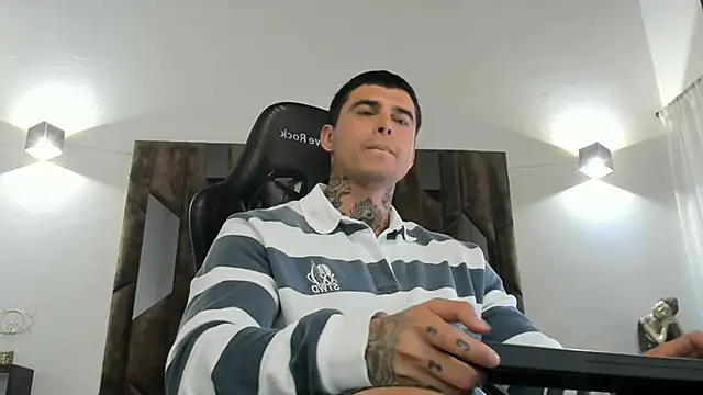 MATEO DILUCA online show from November 28, 7:25 pm