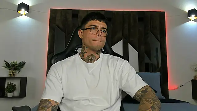 MATEO DILUCA online show from January 13, 9:08 pm