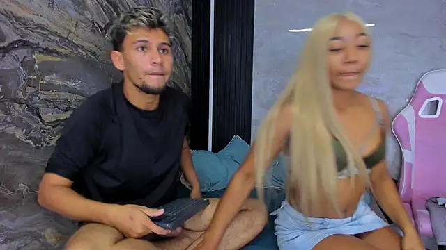 Skyyandsmith online show from October 28, 11:25 pm