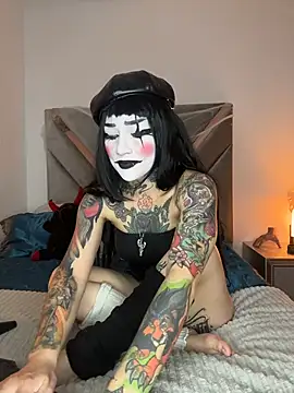 Snapshot of NinaHex chatting on October 30, 1:42 pm NinaHex online show from October 30, 1:42 pm