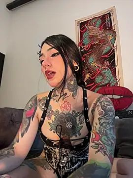 Snapshot of NinaHex chatting on November 18, 2:31 pm NinaHex online show from November 18, 2:31 pm