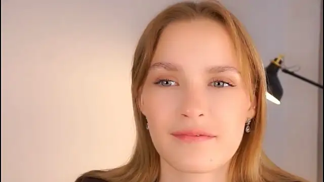 Snapshot of Helenspenss_ chatting on November 2, 10:15 pm Helenspenss  online show from November 2, 10:15 pm