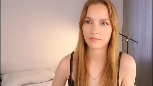 Snapshot of Helenspenss_ chatting on October 31, 11:22 pm Helenspenss  online show from October 31, 11:22 pm