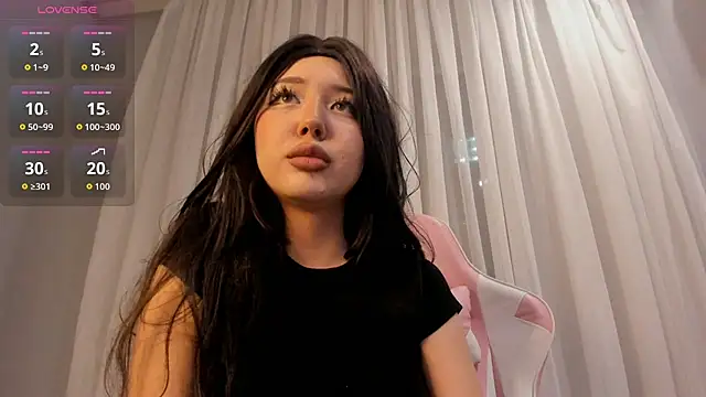 Snapshot of sweetmikasa chatting on December 4, 5:23 pm sweetmikasa online show from December 4, 5:23 pm