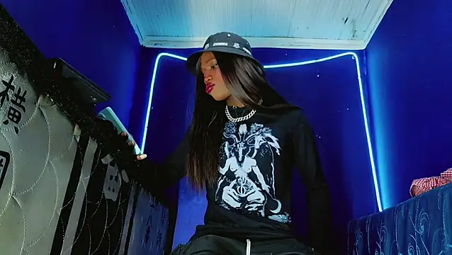 Snapshot of Kloe_cardashan chatting on November 3, 2:28 am Kloe cardashan online show from November 3, 2:28 am