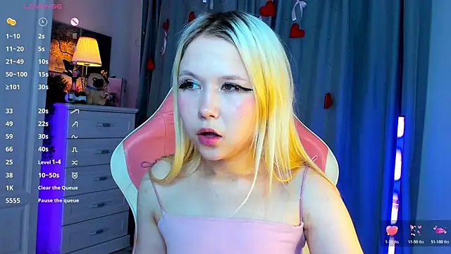 Snapshot of VivieSunn chatting on June 27, 12:22 pm VivieSunn online show from June 27, 12:22 pm