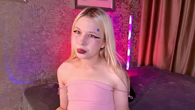 VivieSunn online show from May 25, 2:49 pm