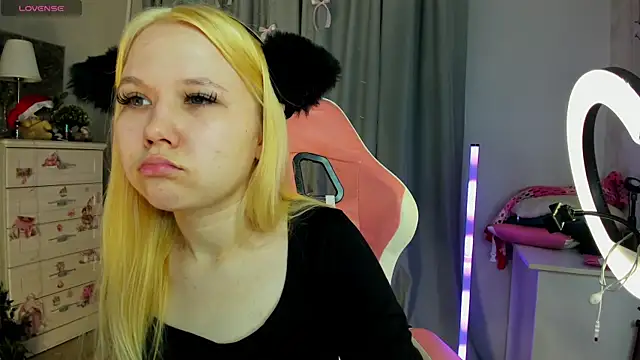 VivieSunn online show from February 9, 3:37 am