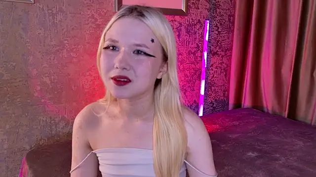 VivieSunn online show from May 22, 3:10 pm