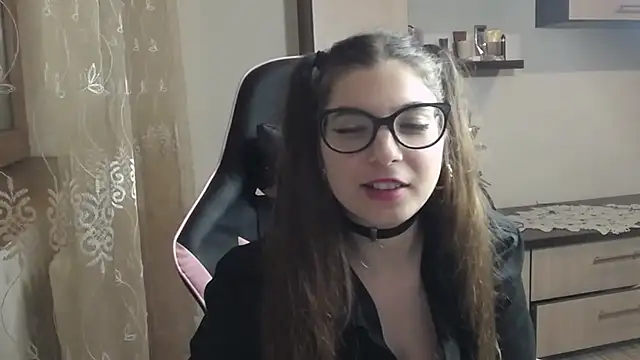 sweetbabygirlforyou online show from February 3, 2:53 am