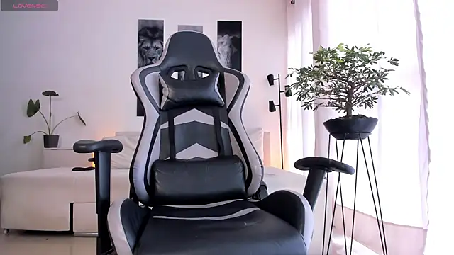 IamKael  online show from January 16, 4:33 pm