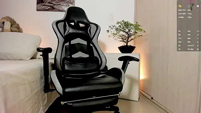 IamKael  online show from February 15, 10:41 pm