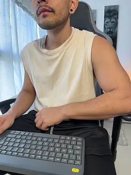 IamKael  online show from February 26, 1:22 pm