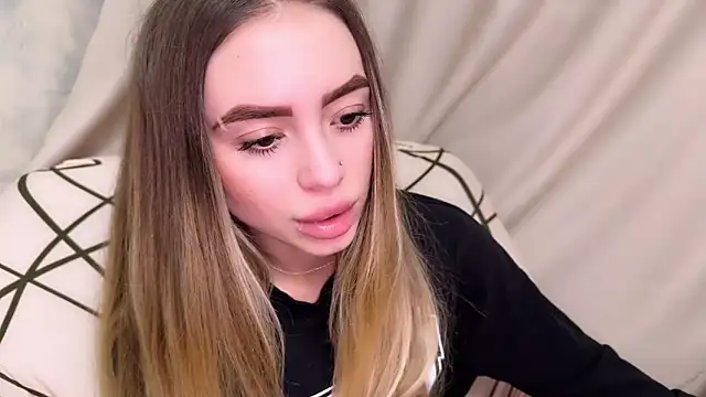 stellarblush online show from November 13, 9:30 pm