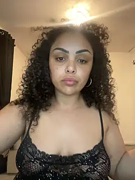 Snapshot of CaramelCarmenxox chatting on April 7, 9:49 pm CaramelCarmenxox online show from April 7, 9:49 pm
