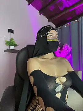 Snapshot of shaima__ chatting on July 13, 8:41 pm shaima online show from July 13, 8:41 pm