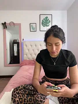 BIJOU SECRET online show from April 9, 6:58 pm