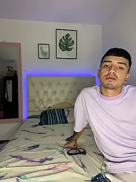 Snapshot of BIJOU_SECRET chatting on February 8, 3:48 am BIJOU SECRET online show from February 8, 3:48 am