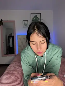 BIJOU SECRET online show from April 18, 4:04 am