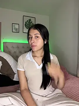 BIJOU SECRET online show from March 25, 3:17 am