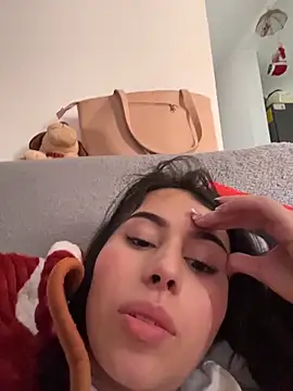 Snapshot of BIJOU_SECRET chatting on December 19, 8:33 pm BIJOU SECRET online show from December 19, 8:33 pm