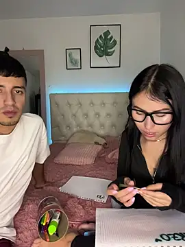 Snapshot of BIJOU_SECRET chatting on March 3, 4:08 am BIJOU SECRET online show from March 3, 4:08 am