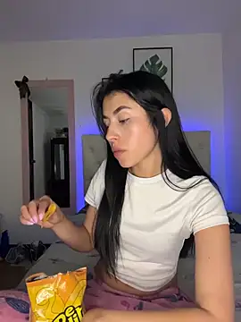 Snapshot of BIJOU_SECRET chatting on February 22, 5:43 am BIJOU SECRET online show from February 22, 5:43 am